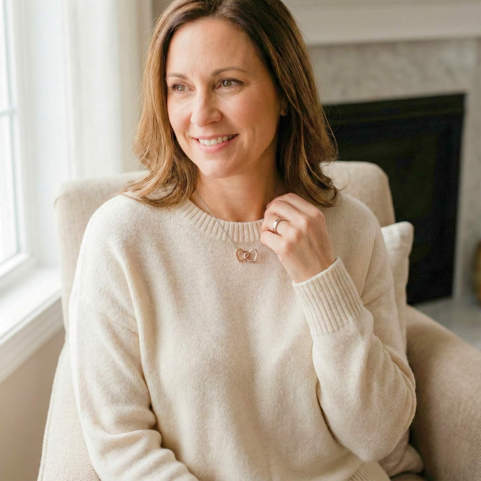 Woman wearing the luxury white gold wife necklace, suitable for everyday elegance.